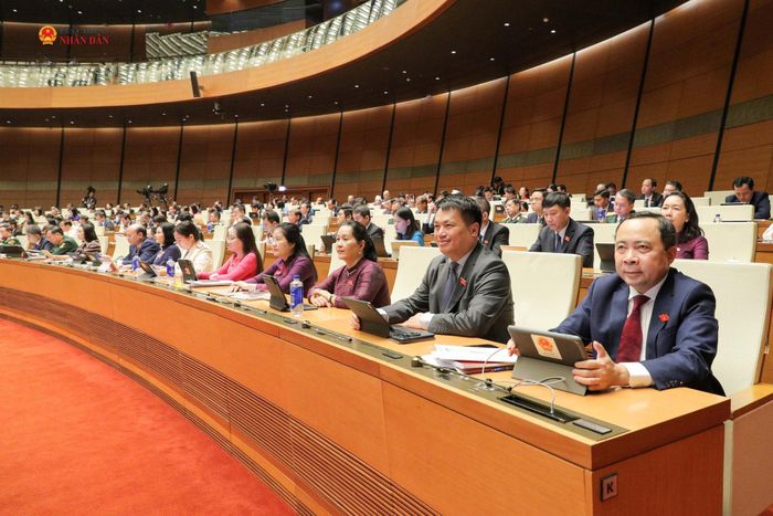 Các đại biểu tham dự phiên khai mạc. Ảnh: Hồ Long