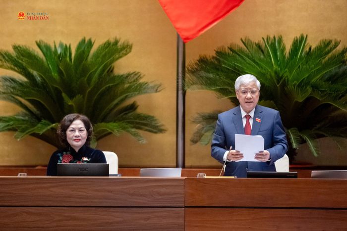 Phó Chủ tịch Thường trực Quốc hội Đỗ Văn Chiến điều hành phiên họp. Ảnh: Phạm Thắng