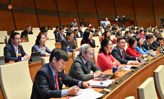 Các đại biểu tham dự phiên họp. Ảnh Quang Khánh