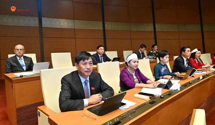 Các đại biểu tham dự phiên họp. Ảnh: Phạm Thắng