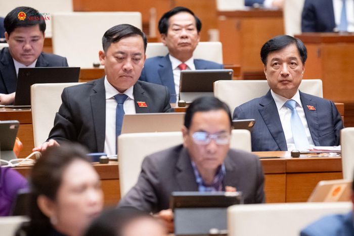 Các đại biểu tham dự phiên họp. Ảnh: Phạm Thắng