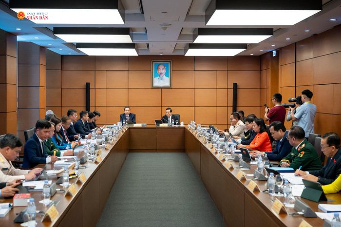 Toàn cảnh thảo luận tại Tổ 2, Đoàn ĐBQH TP. Hồ Chí Minh