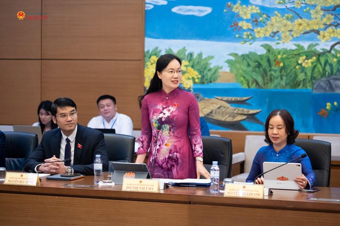 ĐBQH Đỗ Thị Việt Hà (TP. Bắc Ninh) phát biểu thảo luận