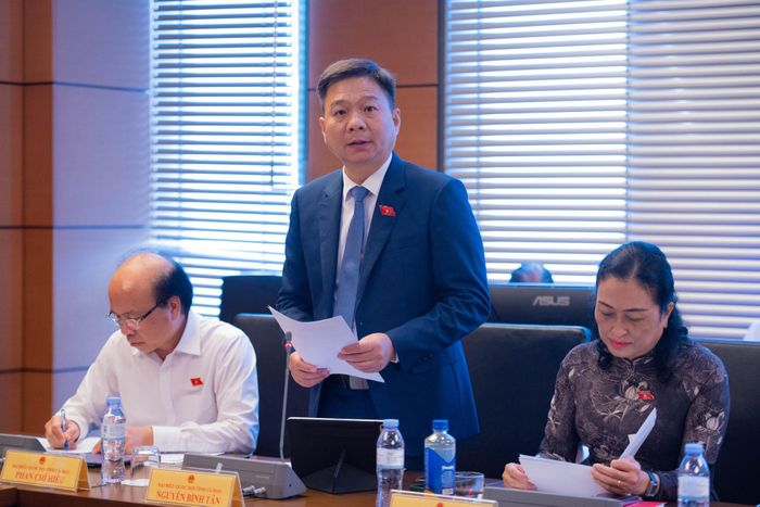 ĐBQH Nguyễn Bình Tân (Cà Mau) phát biểu. Ảnh: Xuân Quý