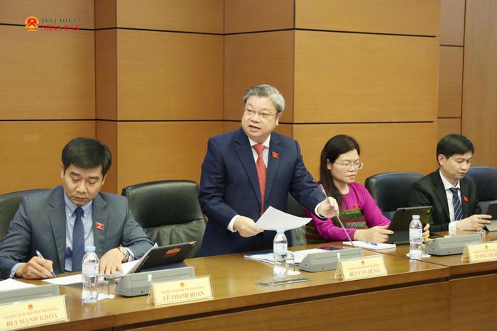 ĐBQH Bùi Văn Dũng (Thanh Hóa) phát biểu thảo luận. Ảnh: Minh Anh