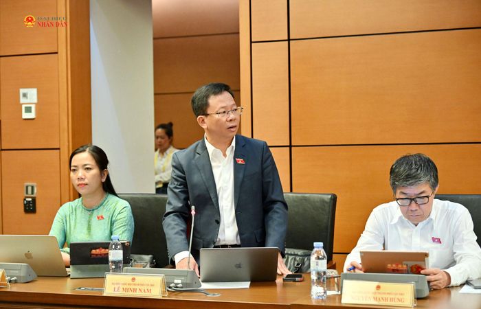 ĐBQH Lê Minh Nam (TP. Cần Thơ) phát biểu. Ảnh: Quang Khánh