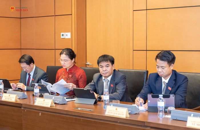 Đoàn ĐBQH tỉnh Lai Châu tại phiên thảo luận Tổ. Ảnh: Mạnh Hưng