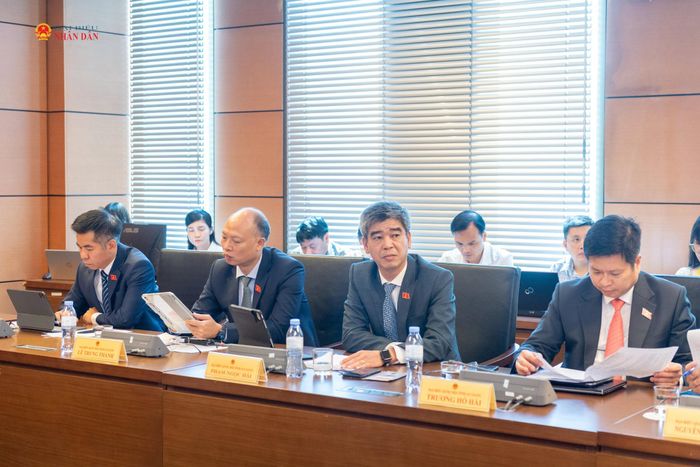 Đoàn ĐBQH tỉnh An Giang tại phiên thảo luận Tổ. Ảnh: Mạnh Hưng