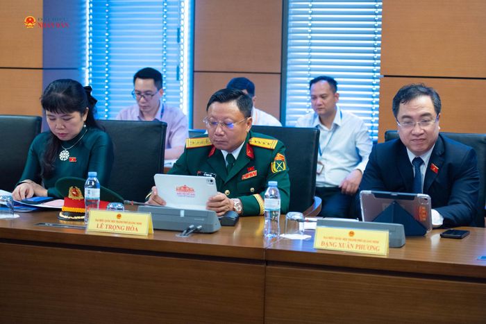 Đoàn ĐBQH TP. Quảng Ninh tại phiên thảo luận tổ. Ảnh: Xuân Quý