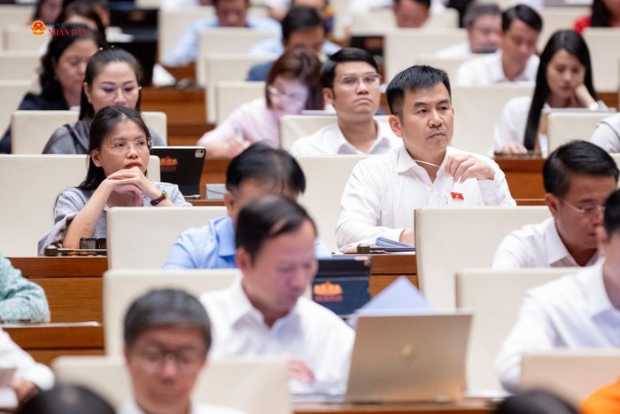 Các đại biểu tham dự phiên họp. Ảnh: Phạm Thắng