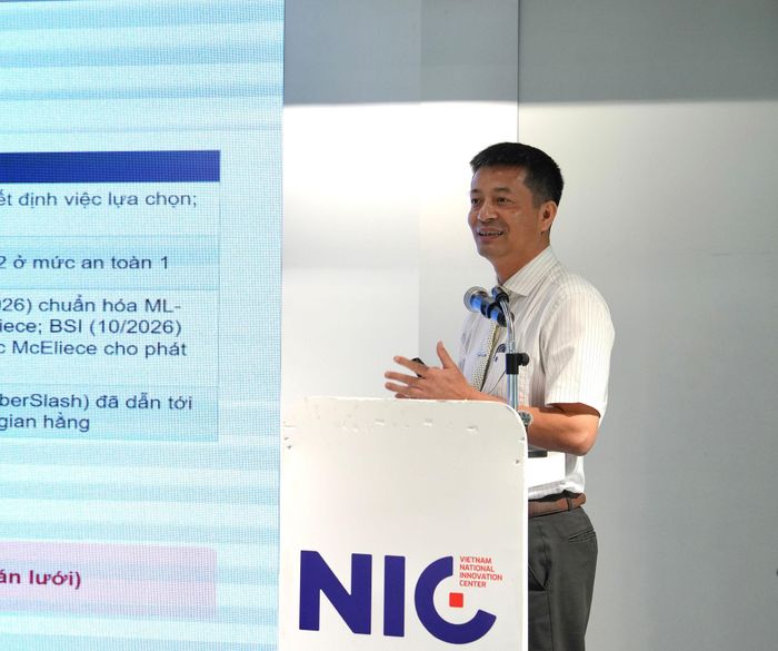 TS. Nguyễn Quốc Toàn, Viện trưởng Viện Khoa học - Công nghệ mật mã, Ban Cơ yếu Chính phủ phát biểu. Ảnh: Hạnh Nhung