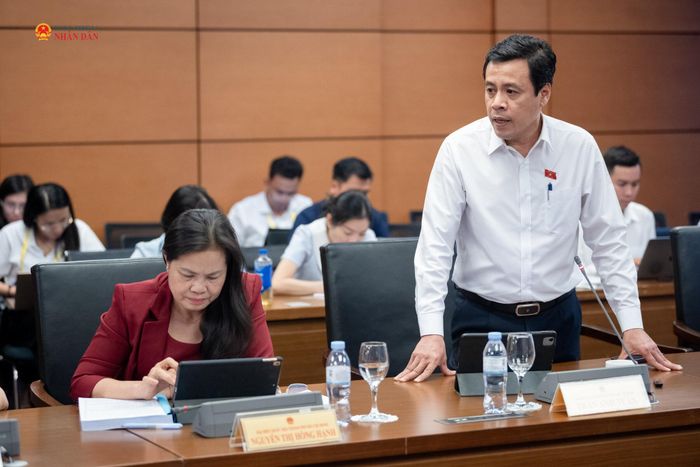 ĐBQH Trần Anh Tuấn phát biểu thảo luận tại tổ