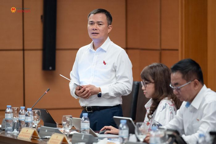 ĐBQH Tào Đức Thắng phát biểu thảo luận tại tổ
