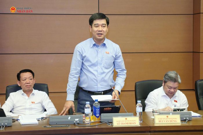 ĐBQH Lê Thanh Hoàn (Thanh Hóa) phát biểu thảo luận. Ảnh: An Nhiên