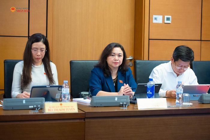 Đoàn ĐBQH tỉnh Phú Thọ tham dự phiên thảo luận. Ảnh: Xuân Quý