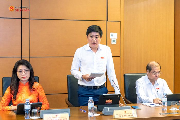 ĐBQH Trịnh Trung Tín (An Giang) phát biểu. Ảnh: Mạnh Hưng