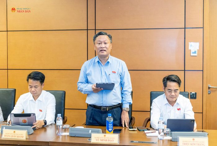 ĐBQH Vũ Minh Đạo (Lai Châu) phát biểu. Ảnh: Mạnh Hưng
