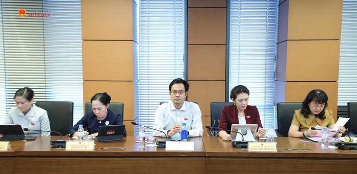 Các ĐBQH tỉnh Đồng Tháp dự phiên thảo luận