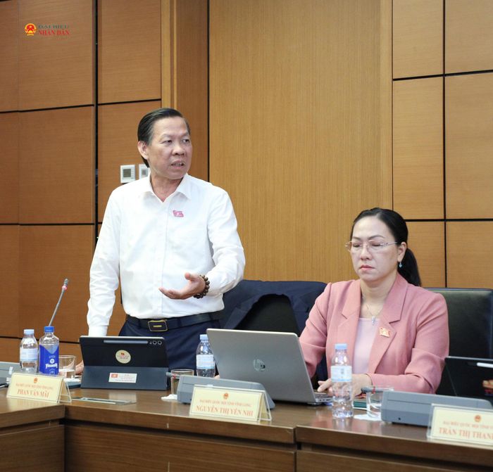 ĐBQH Phan Văn Mãi (tỉnh Vĩnh Long) phát biểu