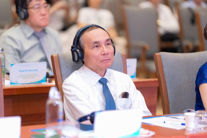 Giáo sư, Tiến sĩ Mai Trọng Khoa - nguyên Phó Giám đốc Bệnh viện Bạch Mai, nguyên Giám đốc Trung tâm Y học hạt nhân và Ung bướu, Bệnh viện Bạch Mai tại diễn đàn. (Ảnh: BVCC)