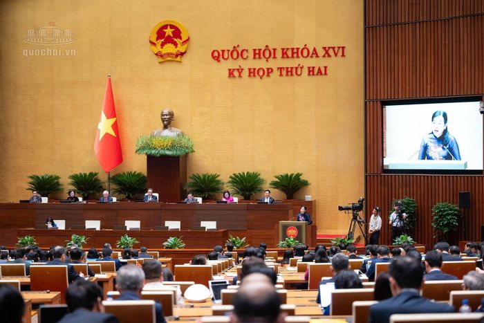 Chủ nhiệm Ủy ban Khoa học, Công nghệ và Môi trường của Quốc hội Nguyễn Thanh Hảitrình bày báo cáo thẩm tra về 02 dự án: Luật Bưu chính (sửa đổi); Luật sửa đổi, bổ sung một số điều của Luật Đo lường