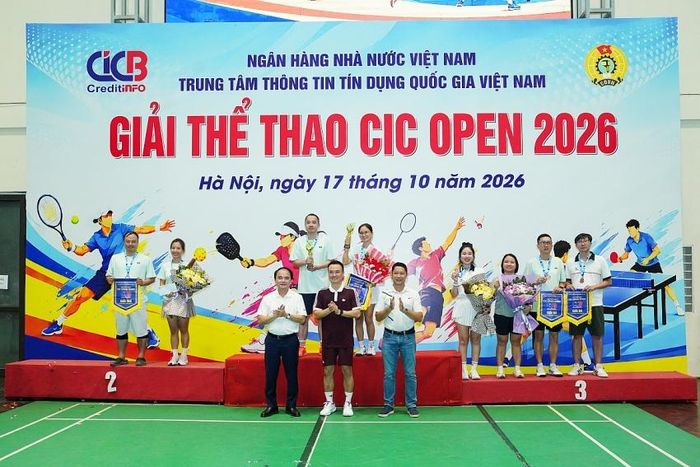 Giải đôi nam nữ môn Pickleball