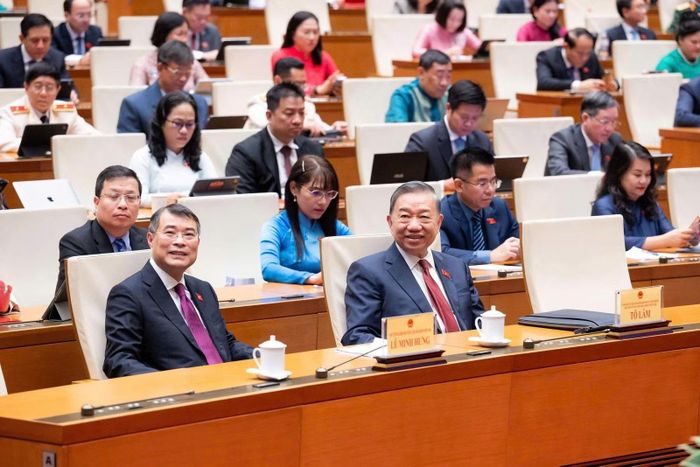 Tổng Bí thư, Chủ tịch nước Tô Lâm, Thủ tướng Chính phủ Lê Minh Hưng và các đại biểu tại Kỳ họp không thường lệ thứ Nhất, Quốc hội khoá XVI.
