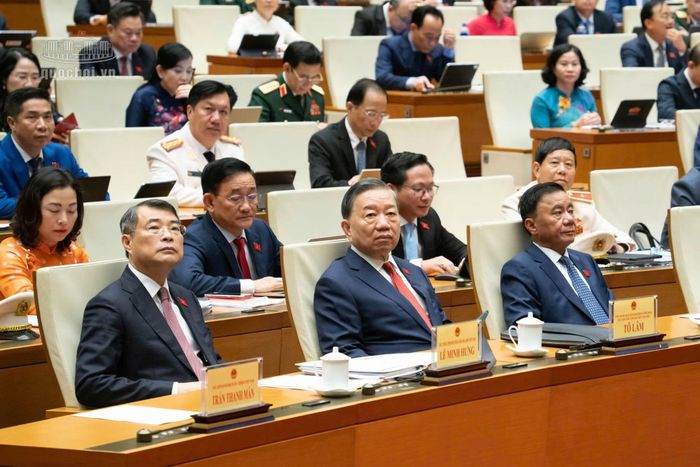 Tổng Bí thư, Chủ tịch nước Tô Lâm, Thủ tướng Chính phủ Lê Minh Hưng, Thường trực Ban Bí thư Trần Cẩm Tú và các đại biểu tại phiên khai mạc (ảnh Media Quốc hội).