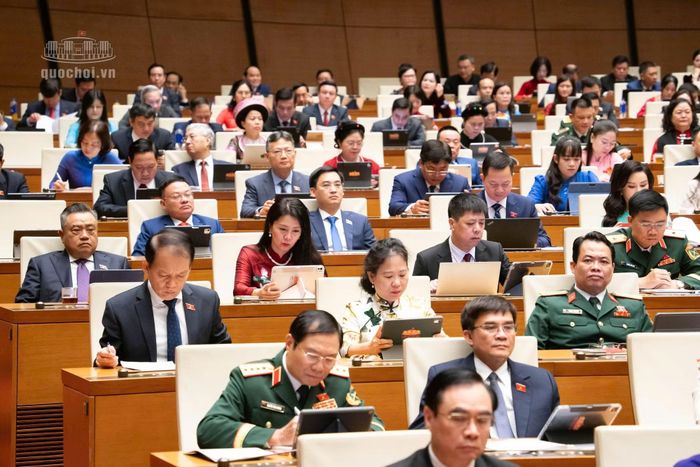 Các đại biểu tại phiên khai mạc kỳ họp.