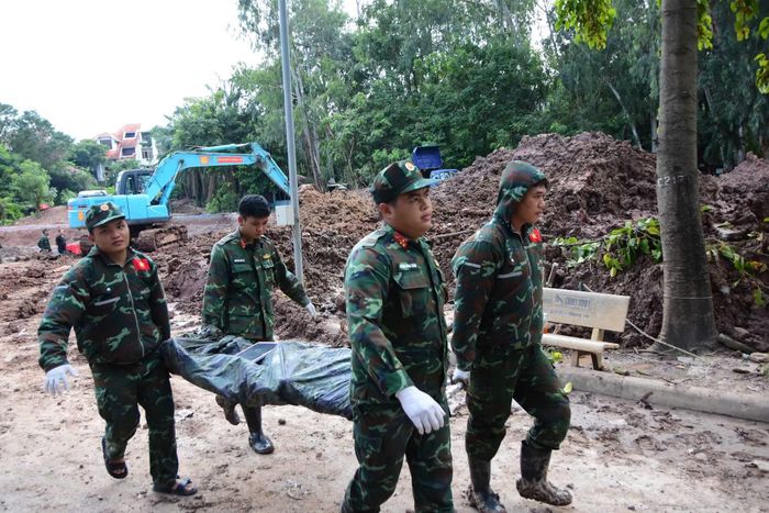 Chỉ riêng trong ngày 17/10 đã phát hiện, quy tập thêm 13 hài cốt liệt sĩ cùng 2 bộ di vật.