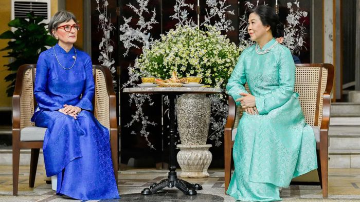 Cũng trong chuyến thăm, hai Phu nhân đã cùng thưởng thức trà thảo dược và các loại bánh truyền thống Việt Nam, trao đổi về những nét đặc sắc trong văn hóa, thiên nhiên và đời sống của nhân dân hai nước. Phu nhân Ngô Phương Ly giới thiệu sự đa dạng của văn hóa trà Việt Nam, cũng như mối gắn kết giữa điều kiện tự nhiên, tri thức bản địa và các sản phẩm truyền thống của từng vùng miền.