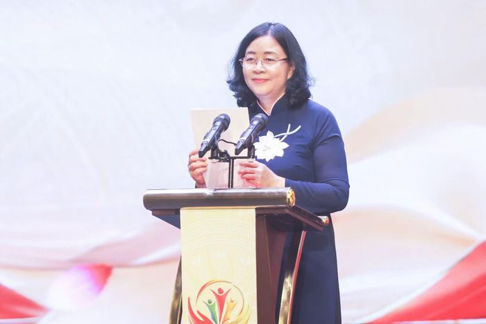 Chủ tịch Uỷ ban Trung ương MTTQ Việt Nam Bùi Thị Minh Hoài phát động chương trình.