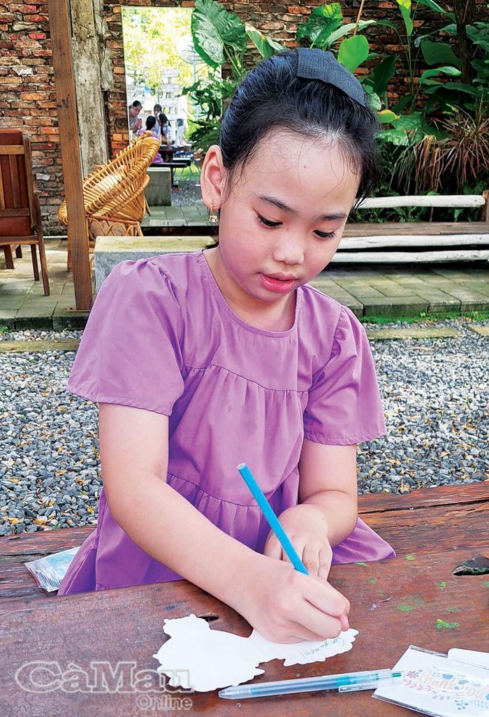 Dịch vụ viết lời chúc đi kèm của gian hàng thiệp handmade.
