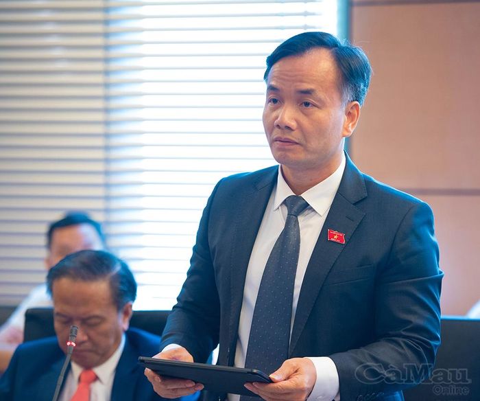 Đại biểu Trần Hoài Nam, Uỷ viên chuyên trách Uỷ ban Dân nguyện và Giám sát của Quốc hội, đề nghị cụ thể hoá cơ chế thử nghiệm có kiểm soát và trách nhiệm bảo đảm an toàn trong cung cấp dịch vụ bưu chính.