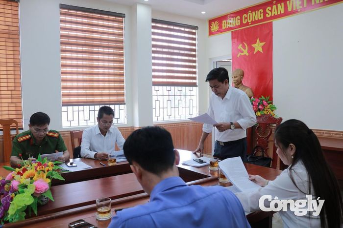 Ông Võ Bá Lưu, Phó Chánh án TAND tỉnh Quảng Trị, Ủy viên Hội đồng phát biểu tại buổi làm việc. (Ảnh: Thanh Trà)