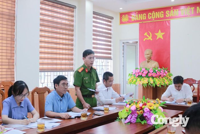 Ông Nguyễn Bá Định, Phó Chánh Văn phòng Cơ quan Cảnh sát điều tra Công an tỉnh Quảng Trị phát biểu tại buổi kiểm tra công tác phối hợp liên ngành về trợ giúp pháp lý trong hoạt động tố tụng tại 3 cơ quan trên địa bàn tỉnh Quảng Trị. (Ảnh: Thanh Trà)