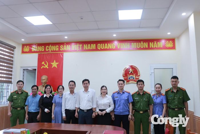 Buổi làm việc diễn ra tại trụ sở VKSND khu vực 1 - Quảng Trị, thực hiện theo Kế hoạch số 1965/KH-HĐPH ngày 3/6/2026 của Hội đồng phối hợp phổ biến, giáo dục pháp luật tỉnh Quảng Trị.