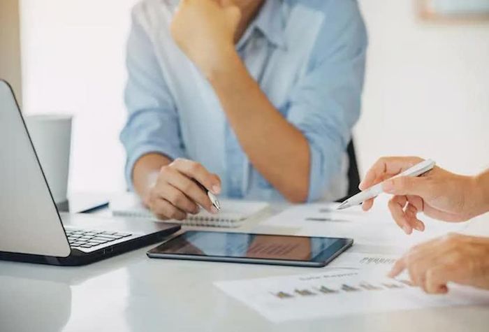 Chuẩn bị đầy đủ thông tin và hồ sơ đăng ký giúp quá trình thành lập doanh nghiệp diễn ra thuận lợi, hạn chế phải bổ sung hoặc điều chỉnh. 