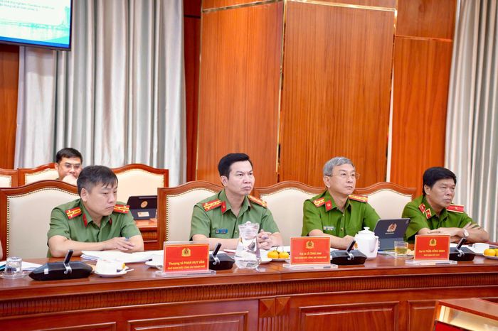 Các đồng chí Phó Giám đốc CATP tham dự hội nghị tại điểm cầu TP.HCM.