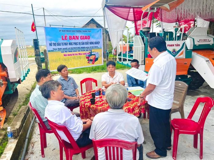 UBND phường Thanh Thủy cũng đã nghiệm thu phương án đầu tư hai máy cuộn rơm