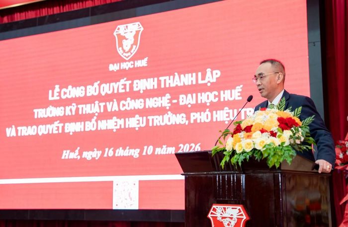 PGS.TS. Nguyễn Quang Lịch, Hiệu trưởng Trường Kỹ thuật và Công nghệ - Đại học Huế phát biểu nhận nhiệm vụ