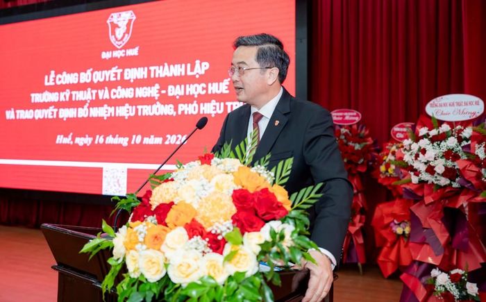 GS.TS. Nguyễn Vũ Quốc Huy, Quyền Giám đốc Đại học Huế phát biểu tại buổi lễ