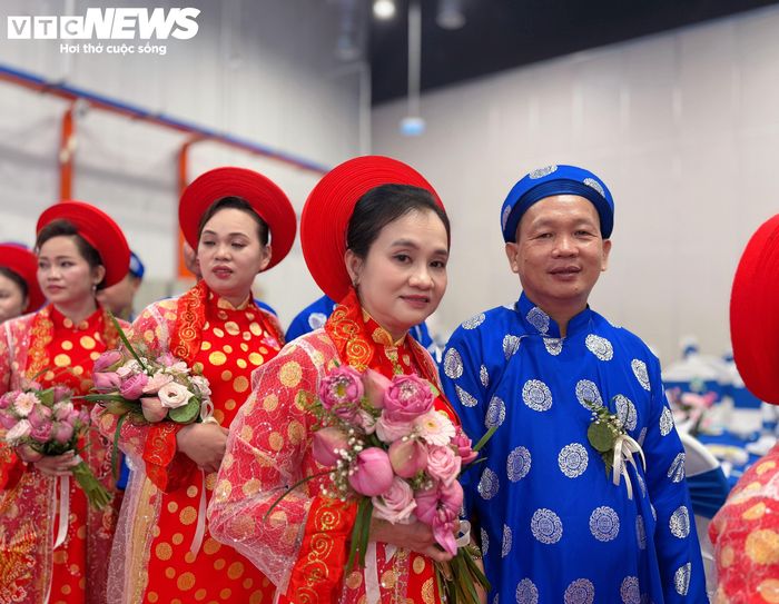 Vợ chồng bà Hạnh được tham dự Lễ cưới tập thể.