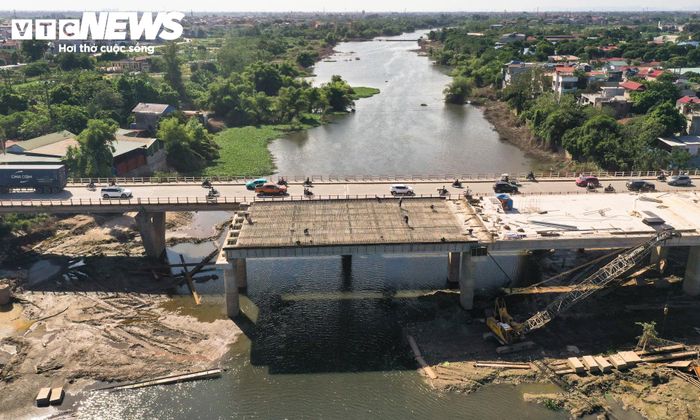 Cầu Mai Lĩnh là một trong những hạng mục quan trọng thuộc dự án cải tạo, nâng cấp và mở rộng Quốc lộ 6 đoạn Ba La - Xuân Mai. Công trình nằm trên trục giao thông kết nối khu vực phía Tây Hà Nội với trung tâm thành phố và các địa phương lân cận.