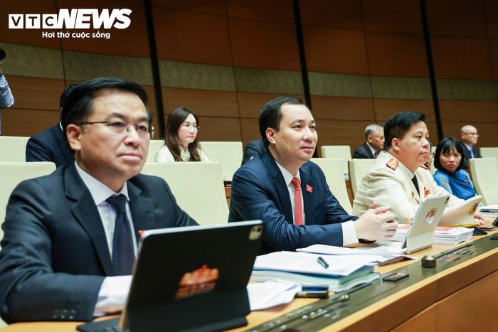Các đại biểu tham dự phiên khai mạc. 