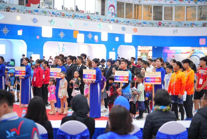 Giải vô địch trẻ Trượt băng quốc gia năm 2026 quy tụ 112 vận động viên đến từ 6 tỉnh, thành phố.