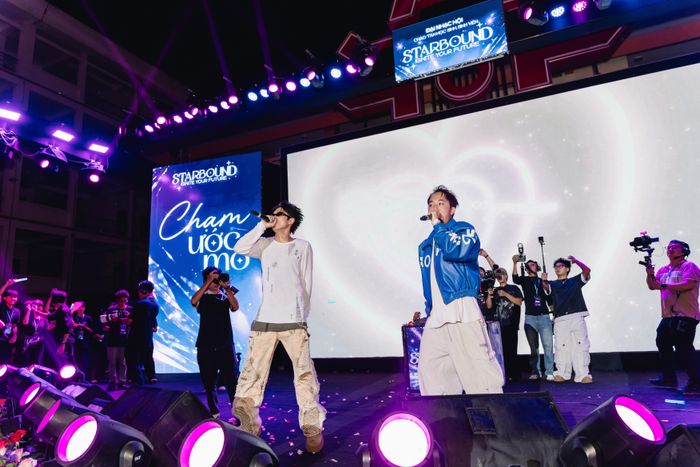 Đêm diễn khép lại với phần giao lưu cùng DJ và các nghệ sĩ Hyper Minami, Saobomb.