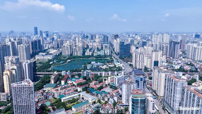 Công viên hồ điều hoà Thanh Xuân (nằm trên đường Lê Văn Lương - Hoàng Minh Giám, một mặt nằm trên trục đường Vành đai 3) được khánh thành năm 2018.