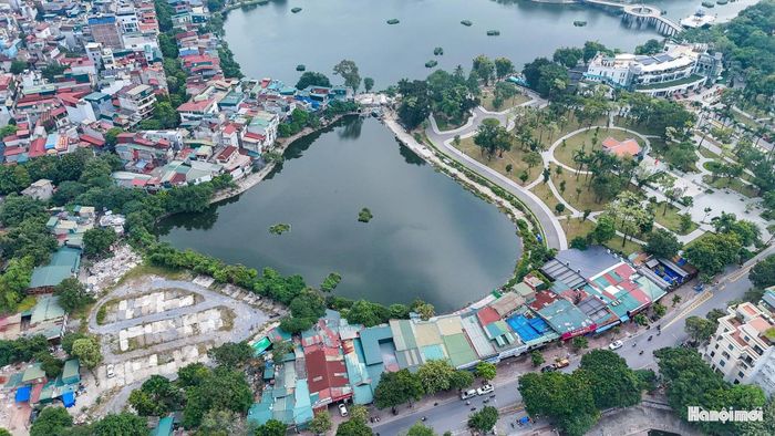 Tuy nhiên, quá trình quản lý, sử dụng tại đây đã bộc lộ nhiều bất cập, ảnh hưởng đến cảnh quan và mục tiêu phát triển không gian công cộng.