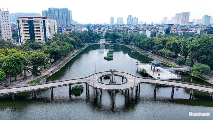 Các đơn vị tư vấn đề xuất tổ chức các hoạt động nghệ thuật quy mô lớn trên mặt hồ, trong đó có trình diễn nhạc nước, ánh sáng nghệ thuật trước khu vực sân khấu ngoài trời và bắn pháo hoa nghệ thuật vào những dịp lễ lớn.